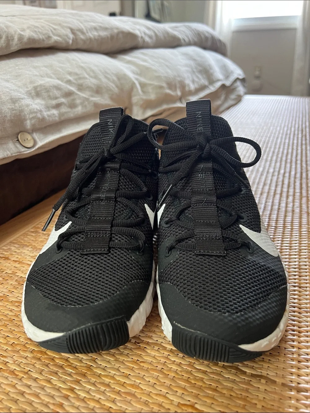 Nike Womens Black and White Athletic Sneakers